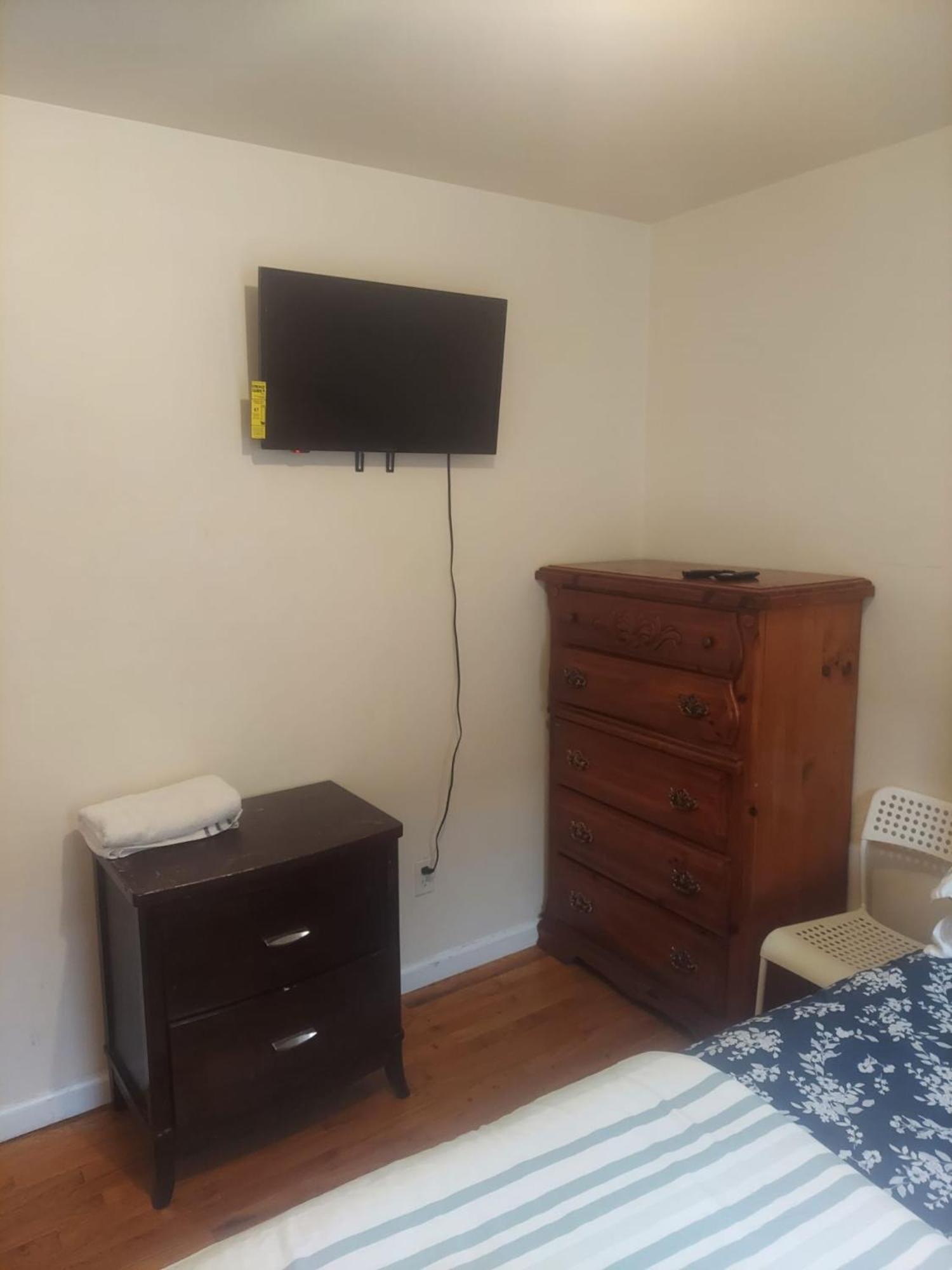 Crystal Room 1 Guest House Near 12Mins To Ewr Airport / Prudential / Njit / Penn Station Newark Exterior foto